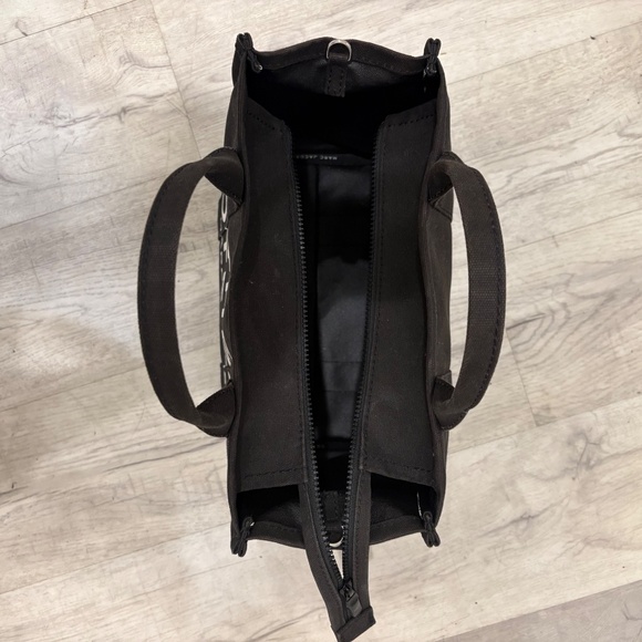 MARC JACOBS | The Canvas Medium Tote Bag | Black - Picture 5 of 7